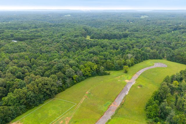 2 Johnson Chapel Rd, Sparta, TN 38583
