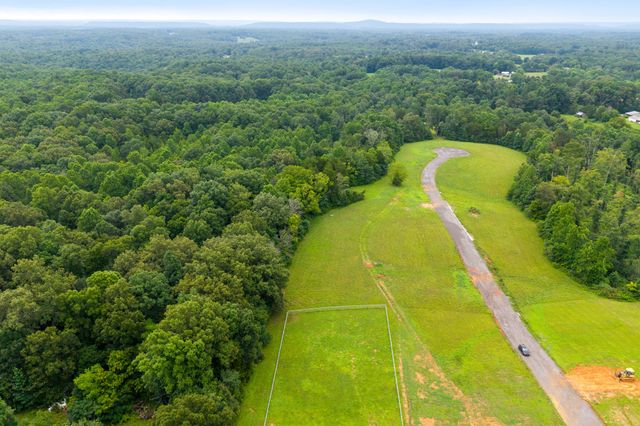 2 Johnson Chapel Rd, Sparta, TN 38583