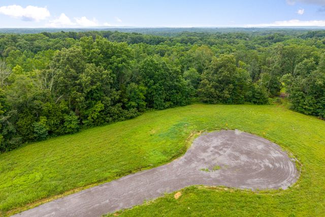 2 Johnson Chapel Rd, Sparta, TN 38583