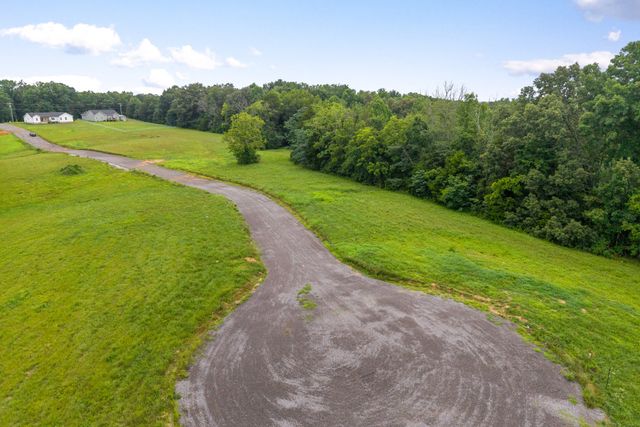 2 Johnson Chapel Rd, Sparta, TN 38583