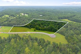 2 Johnson Chapel Rd, Sparta, TN 38583