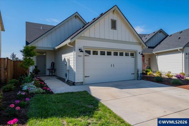 948 Laurel Pl, Silverton, OR 97381