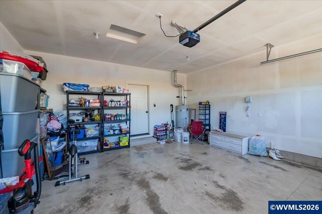 948 Laurel Pl, Silverton, OR 97381
