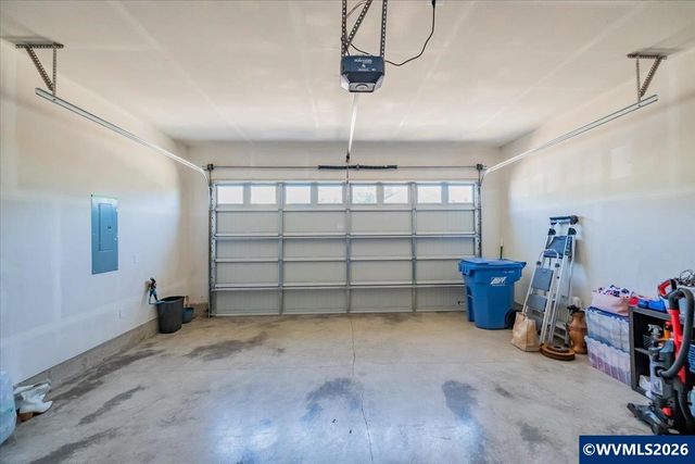 948 Laurel Pl, Silverton, OR 97381