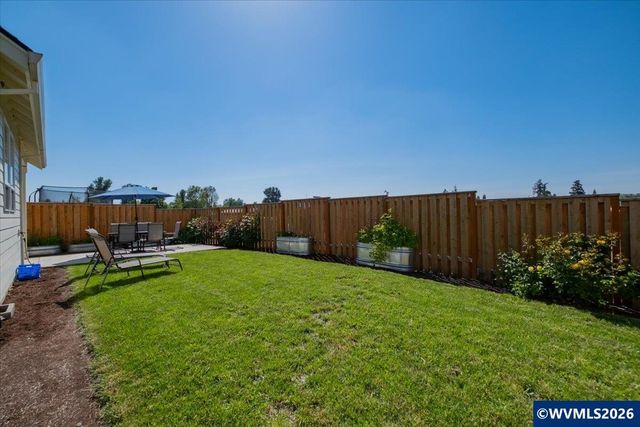 948 Laurel Pl, Silverton, OR 97381