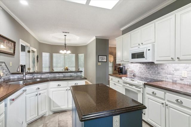 3109 Pebble Beach Lane, Orange, TX 77630