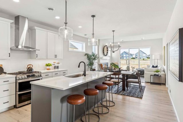 10930 37th Street N, Lake Elmo, MN 55042