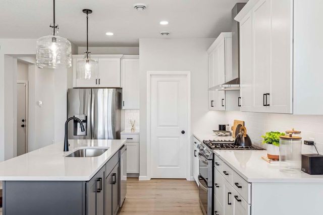 10930 37th Street N, Lake Elmo, MN 55042