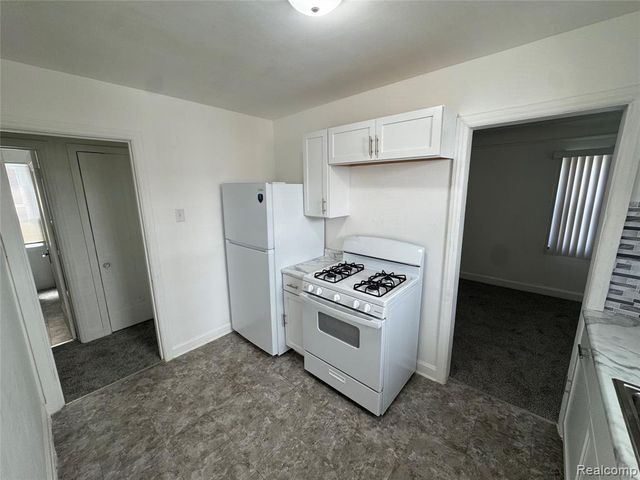 16854 Lesure Street, Detroit, MI 48235