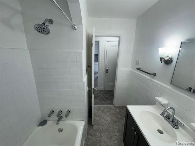 16854 Lesure Street, Detroit, MI 48235