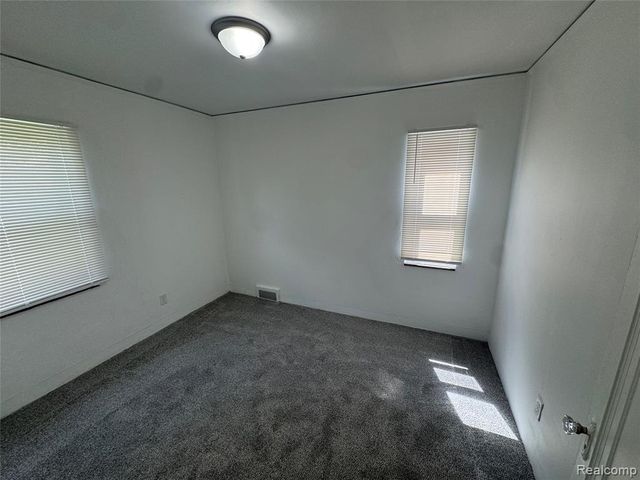 16854 Lesure Street, Detroit, MI 48235