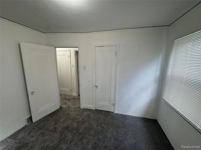 16854 Lesure Street, Detroit, MI 48235