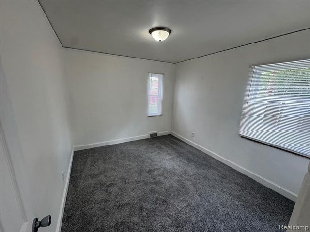 16854 Lesure Street, Detroit, MI 48235