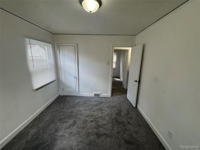 16854 Lesure Street, Detroit, MI 48235