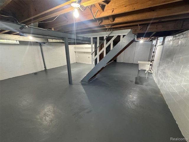 16854 Lesure Street, Detroit, MI 48235