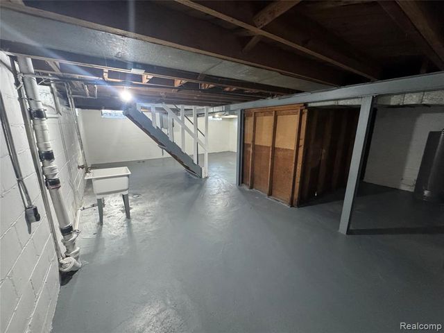 16854 Lesure Street, Detroit, MI 48235