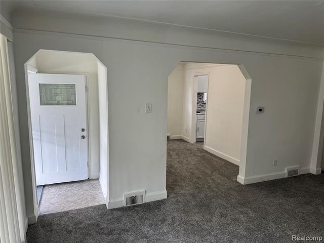 16854 Lesure Street, Detroit, MI 48235