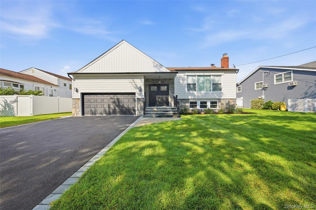 16 Merritt, Massapequa, NY 11758 — exterior
