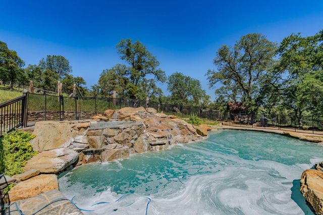 7230 Latigo St, Angels Camp, CA 95222