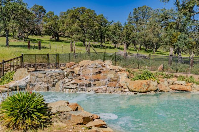 7230 Latigo St, Angels Camp, CA 95222