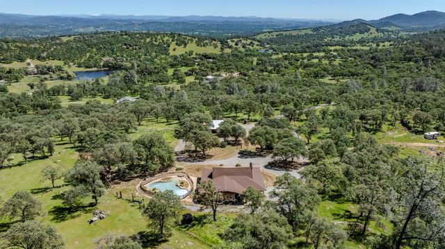 7230 Latigo St, Angels Camp, CA 95222