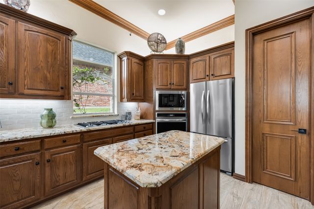 152 Country Club Drive, Heath, TX 75032