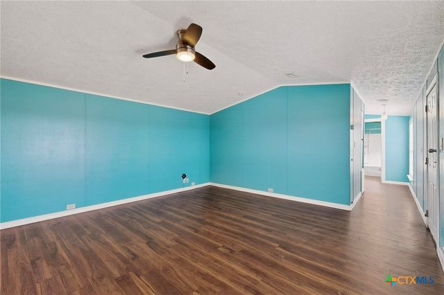 195 Gato Road, Cedar Creek, TX 78612