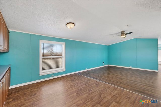 195 Gato Road, Cedar Creek, TX 78612