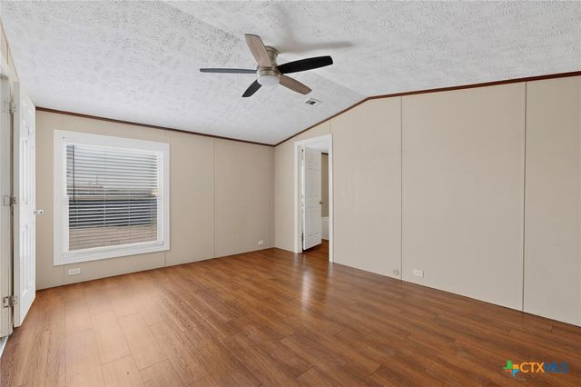 195 Gato Road, Cedar Creek, TX 78612