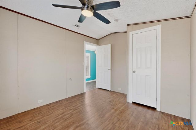 195 Gato Road, Cedar Creek, TX 78612