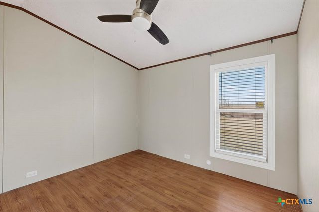 195 Gato Road, Cedar Creek, TX 78612