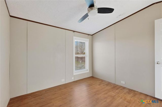 195 Gato Road, Cedar Creek, TX 78612