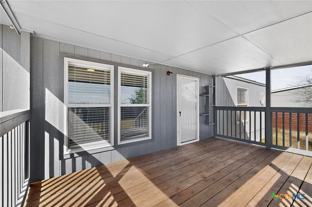 195 Gato Road, Cedar Creek, TX 78612