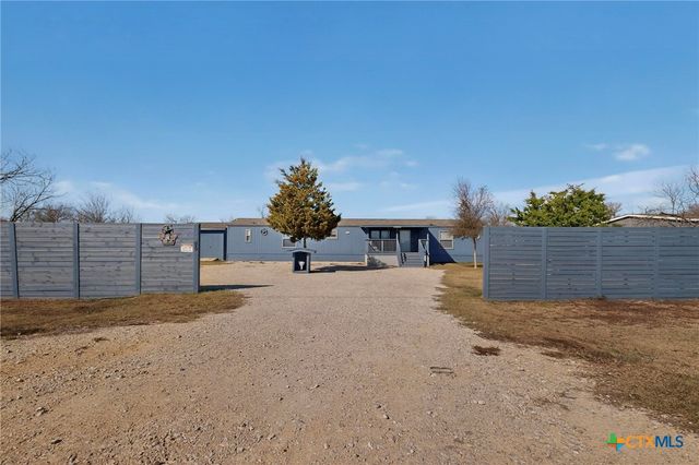 195 Gato Road, Cedar Creek, TX 78612