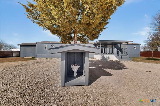 195 Gato Road, Cedar Creek, TX 78612