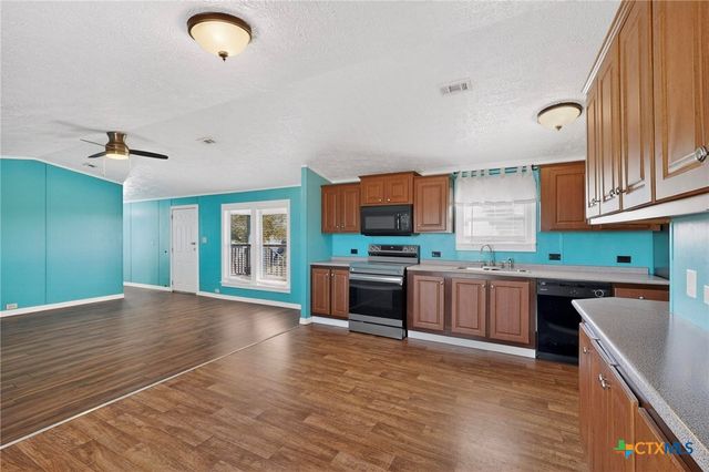 195 Gato Road, Cedar Creek, TX 78612