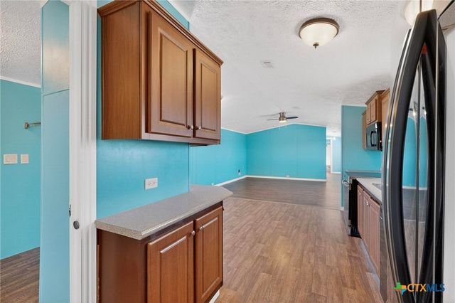 195 Gato Road, Cedar Creek, TX 78612