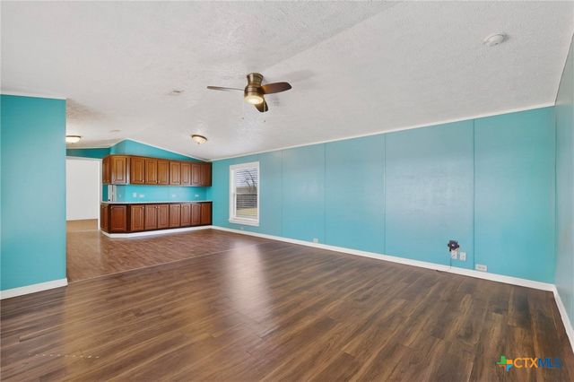 195 Gato Road, Cedar Creek, TX 78612