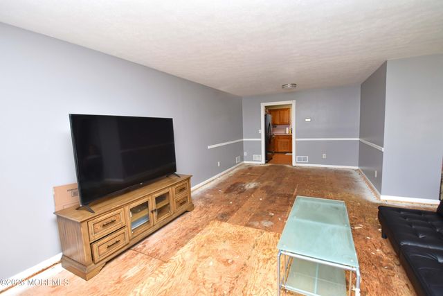534 Davids Court, Lakewood, NJ 08701