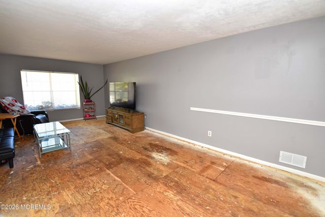 534 Davids Court, Lakewood, NJ 08701