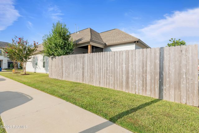 307 Harvey Cay Lane, Youngsville, LA 70592