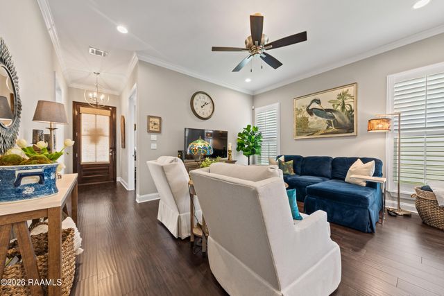 307 Harvey Cay Lane, Youngsville, LA 70592