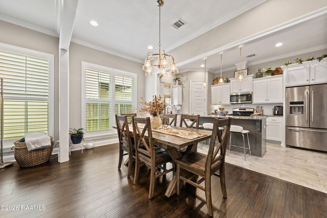 307 Harvey Cay Lane, Youngsville, LA 70592