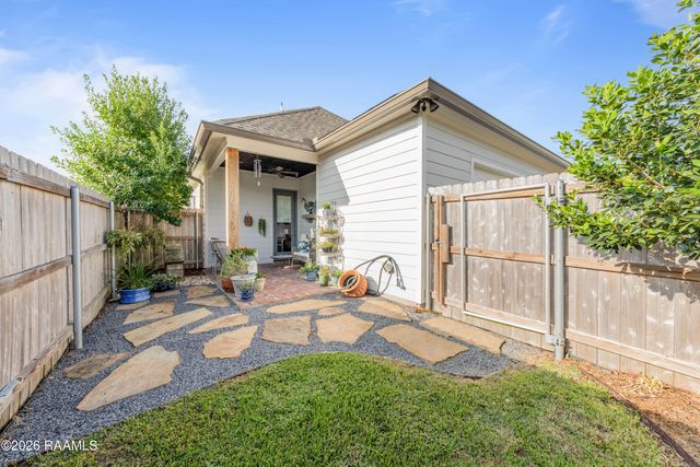 307 Harvey Cay Lane, Youngsville, LA 70592