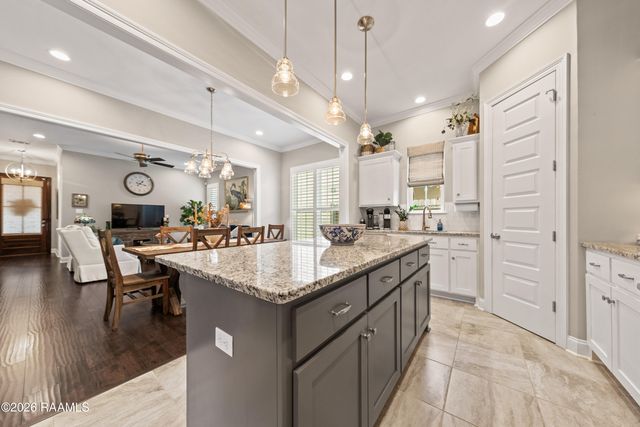 307 Harvey Cay Lane, Youngsville, LA 70592