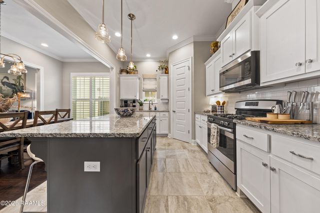 307 Harvey Cay Lane, Youngsville, LA 70592