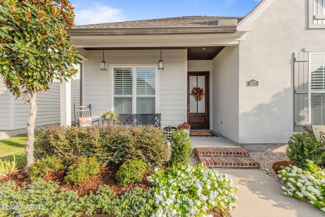 307 Harvey Cay Lane, Youngsville, LA 70592