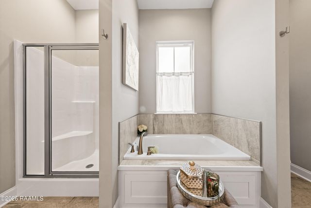307 Harvey Cay Lane, Youngsville, LA 70592