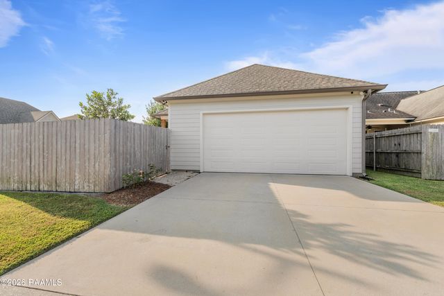 307 Harvey Cay Lane, Youngsville, LA 70592