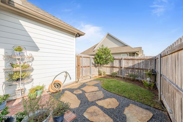 307 Harvey Cay Lane, Youngsville, LA 70592